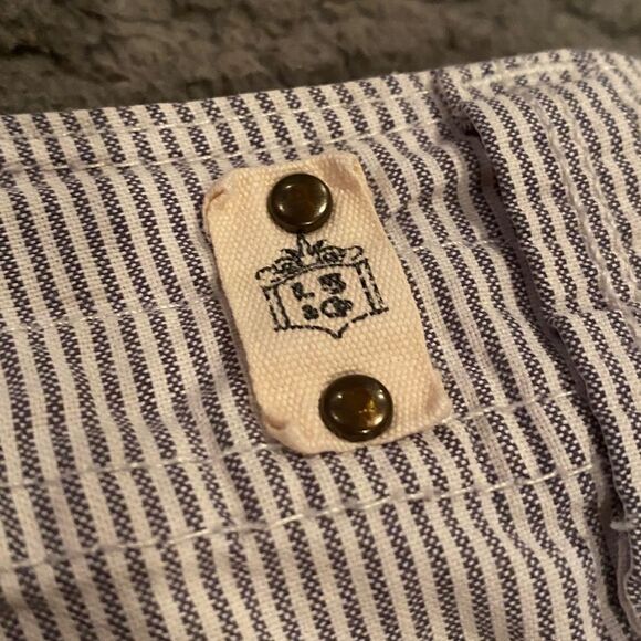 Levi’s Strip Shorts - Picture 4 of 13